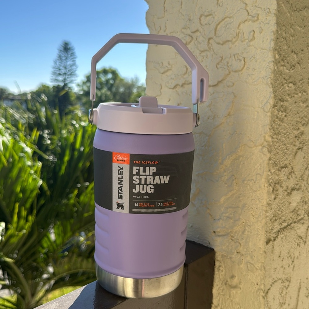 Stanley Classic Series The Iceflow Flip Straw Jug 40 Ounce Lavender